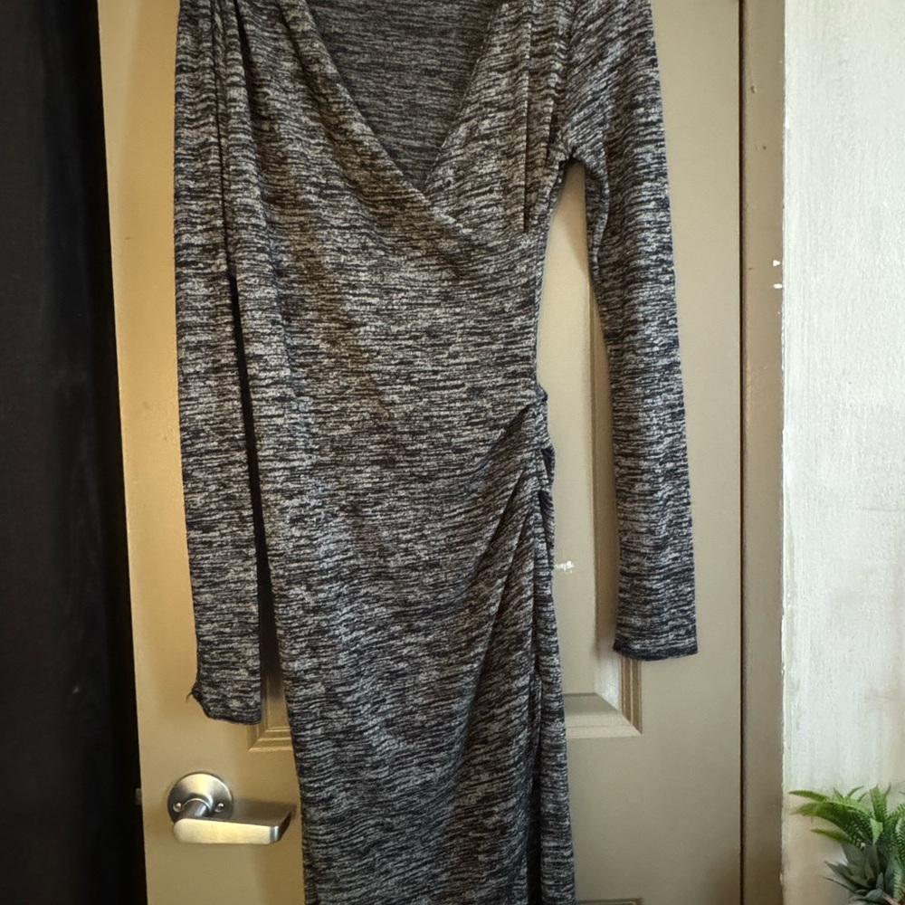 Elegant Gray Long Sleeve Dress